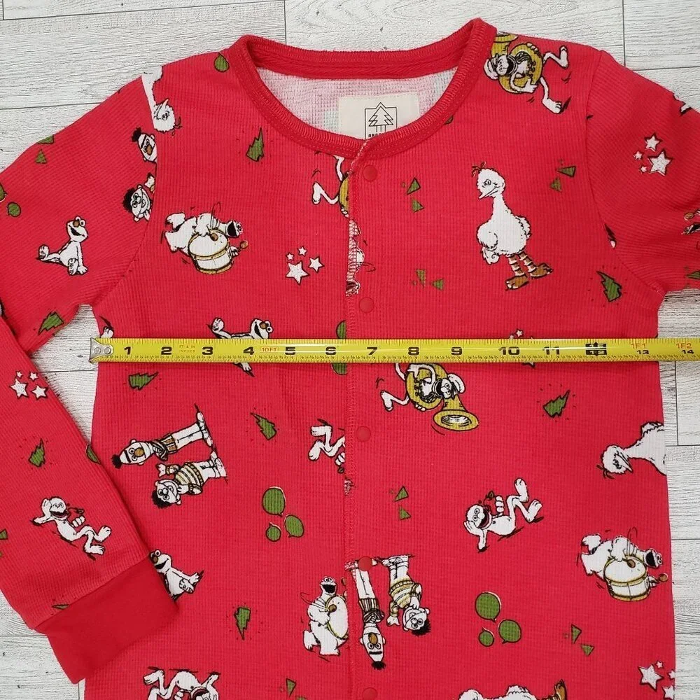 RARE Sesame Street Youth One Piece Pajamas Snap Up Thermal Red Size 6-7‎ Yrs NEW